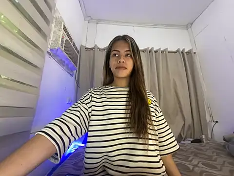 Snapshot of serpenthena_goddess chatting on October 24, 4:39 am serpenthena goddess online show from October 24, 4:39 am