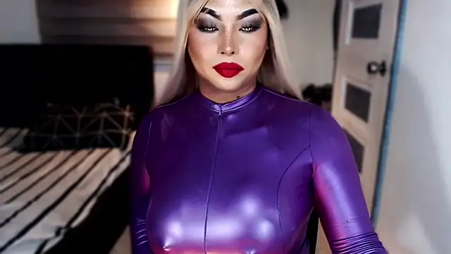 xTrixieMae online show from January 11, 4:46 pm