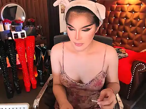 devongarcia online show from October 30, 11:04 pm