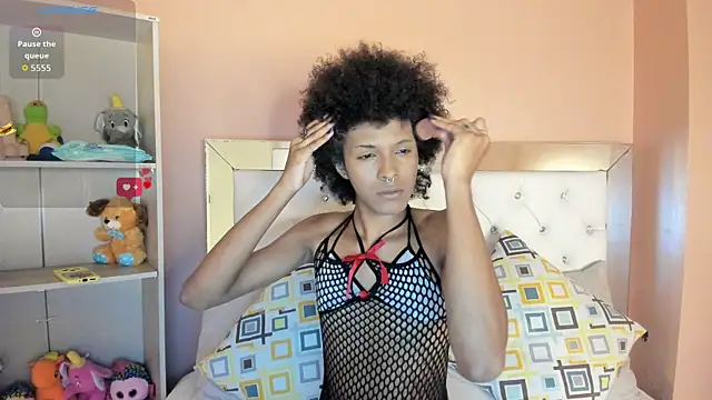 Violett Salvatore online show from December 13, 10:27 pm