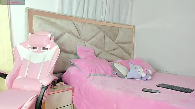 Snapshot of kendal_hot01 chatting on October 10, 9:38 pm kendal hot01 online show from October 10, 9:38 pm