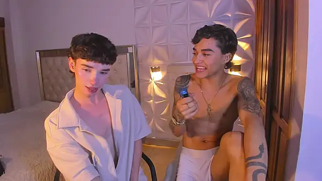 Wyatt Rose online show from December 3, 10:41 am