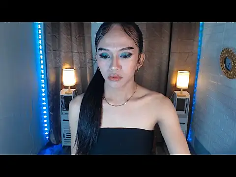 LauraSoHot online show from January 14, 8:45 am