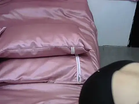CREAMY BANANA online show from July 17, 10:16 pm