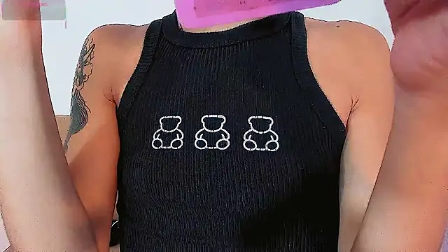 Saraih miss online show from January 9, 6:35 pm