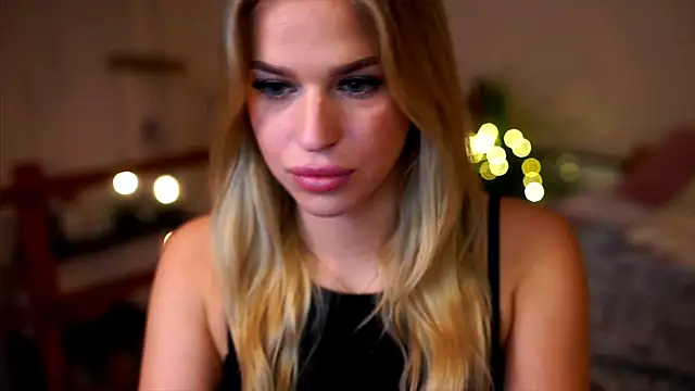 Emilyvanroessel online show from September 26, 1:19 pm