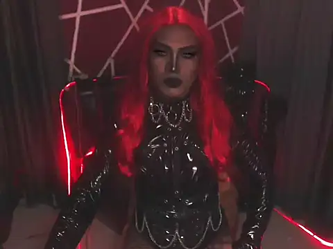 Snapshot of Hail_ur_Dominant chatting on October 15, 7:03 pm Hail ur Dominant online show from October 15, 7:03 pm