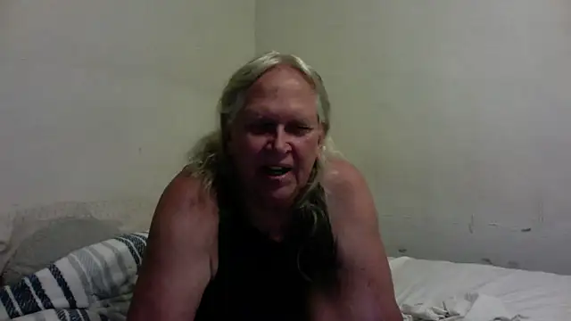 OldLadySara online show from September 17, 6:07 am