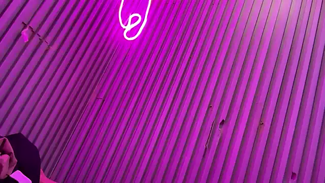 cummingstar25 online show from December 2, 1:08 am