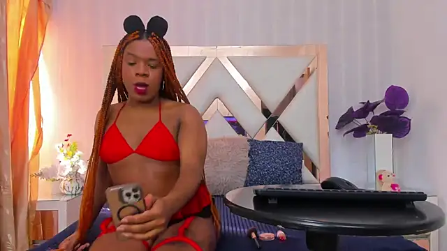 Snapshot of LicyEvans1 chatting on October 12, 8:44 pm LicyEvans1 online show from October 12, 8:44 pm