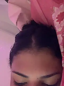 luluzinhax online show from January 8, 1:42 am