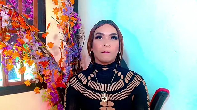 Cristal Villael online show from October 25, 7:20 pm