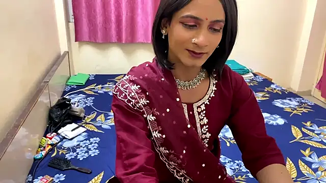 LuvLayla online show from October 28, 6:06 pm