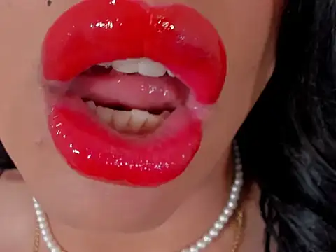 sweet Elizabeth online show from June 3, 1:12 pm