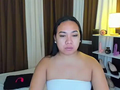 TsUncutKaren online show from October 27, 9:01 pm