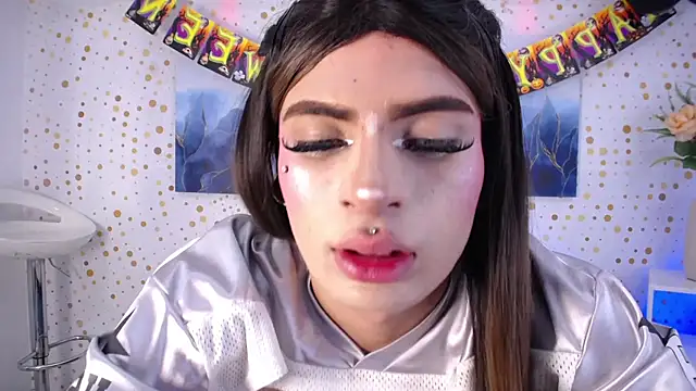 Emily Vaughan online show from November 6, 3:50 am