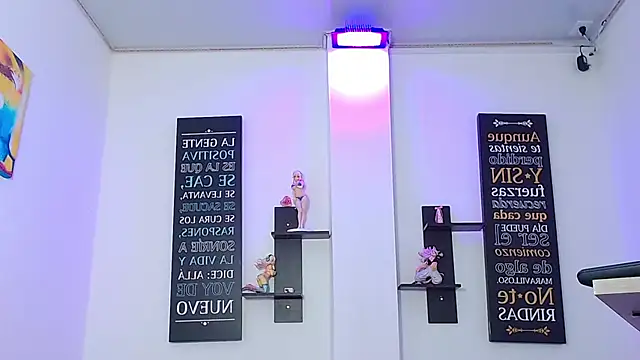 CHLOE THUNDERS online show from November 28, 5:53 am