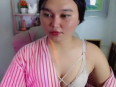 Eyes-on-me online show from June 11, 1:05 am