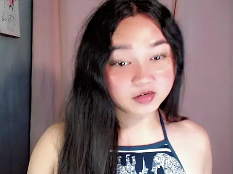 Eyes-on-me online show from July 23, 8:40 pm