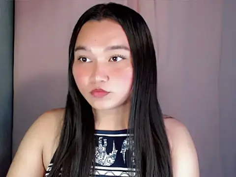 Eyes-on-me online show from August 7, 5:20 pm