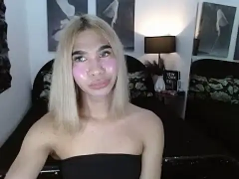 julietdelaveigne online show from October 15, 11:21 am