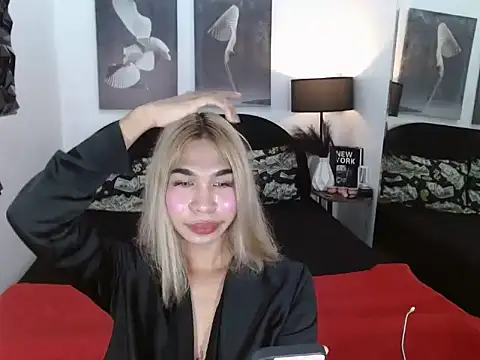 julietdelaveigne online show from October 17, 5:05 pm