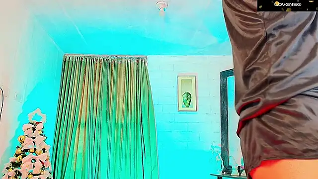 GIRLS OFFICIALL   online show from November 14, 9:01 pm