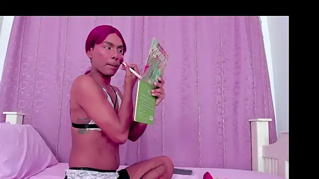 nahomy smiith online show from November 7, 7:14 pm