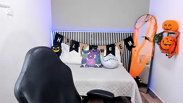 Little Alli online show from October 27, 7:33 pm