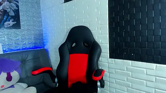 Jennfer Winson online show from October 23, 9:30 pm