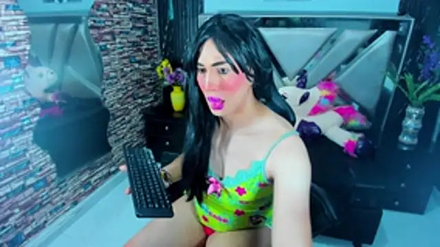 Jennfer Winson online show from November 19, 7:36 pm