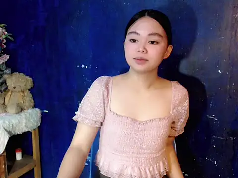 lustfullakim online show from December 21, 1:50 pm