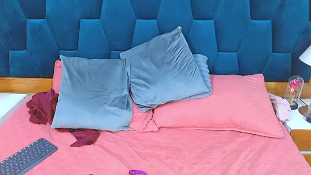 morrigan luxus2 online show from January 16, 11:12 pm