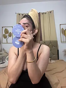 SofiaHarison online show from December 1, 7:55 am