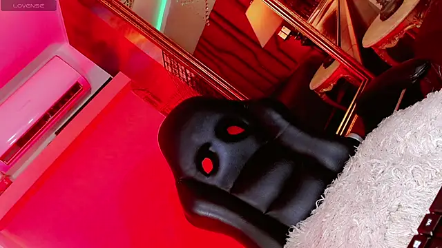 Tiiana Glow10  online show from December 16, 12:43 pm