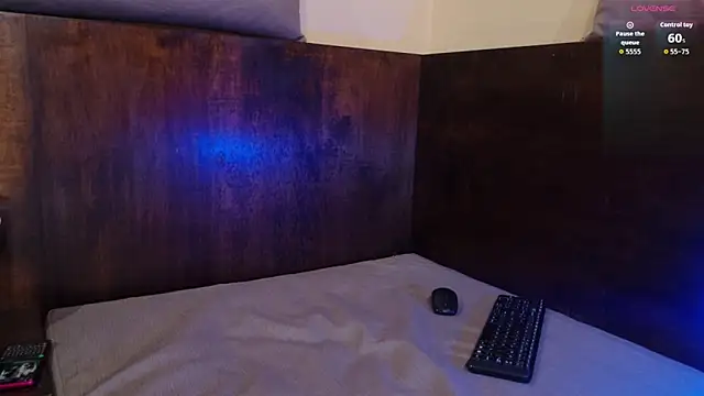 Shelly bat online show from February 6, 10:48 pm