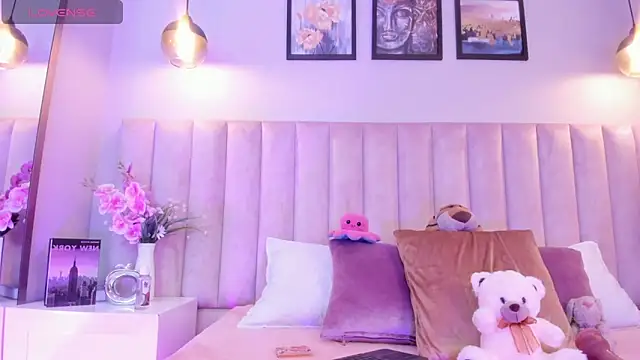 Tracy lee  online show from February 5, 8:36 pm