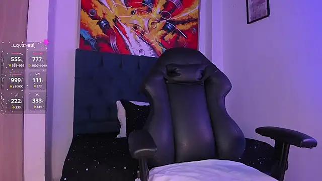 Violet Blazee online show from January 15, 12:15 pm