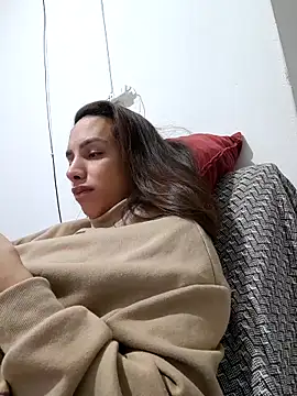 ofjuliaa online show from June 3, 2:24 am