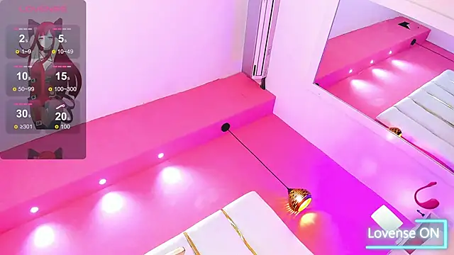 mia collinsss online show from January 9, 9:31 pm