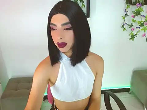 ZoeSchmmit online show from February 7, 7:53 pm