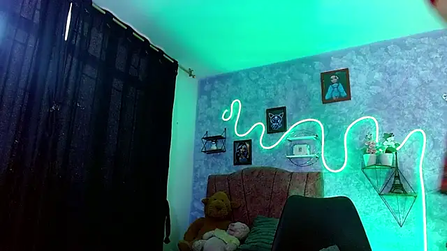 Everlin  Hot  online show from February 11, 12:02 pm