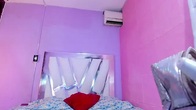 kiara sexyhot online show from June 3, 11:51 pm