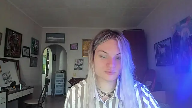 milliKira006 online show from August 2, 4:57 am