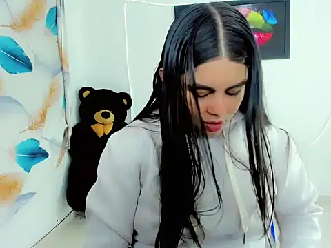 maddison ivannova online show from June 7, 11:35 pm