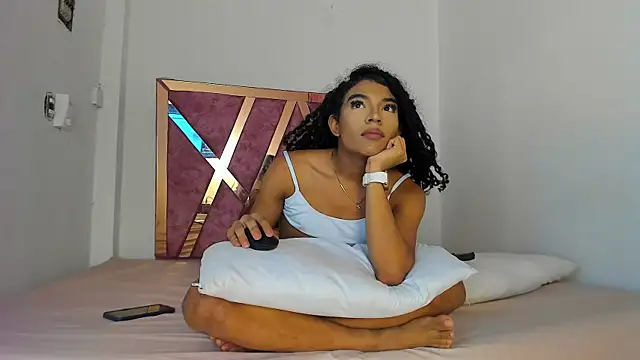 ameliaduval online show from July 7, 9:19 pm