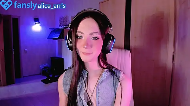 Alice  Aris online show from February 18, 2:14 pm