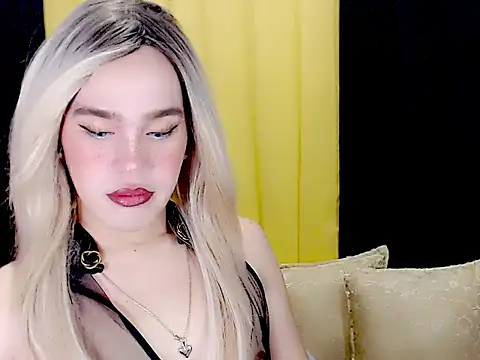 Snapshot of arianneXXX_ts chatting on September 12, 9:31 pm arianneXXX ts online show from September 12, 9:31 pm