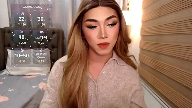 Snapshot of Local_Hoelyx chatting on December 28, 10:36 am Local Hoelyx online show from December 28, 10:36 am