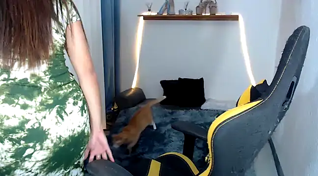 Snapshot of MarieLoveGlamorous chatting on January 9, 1:13 pm MarieLoveGlamorous online show from January 9, 1:13 pm